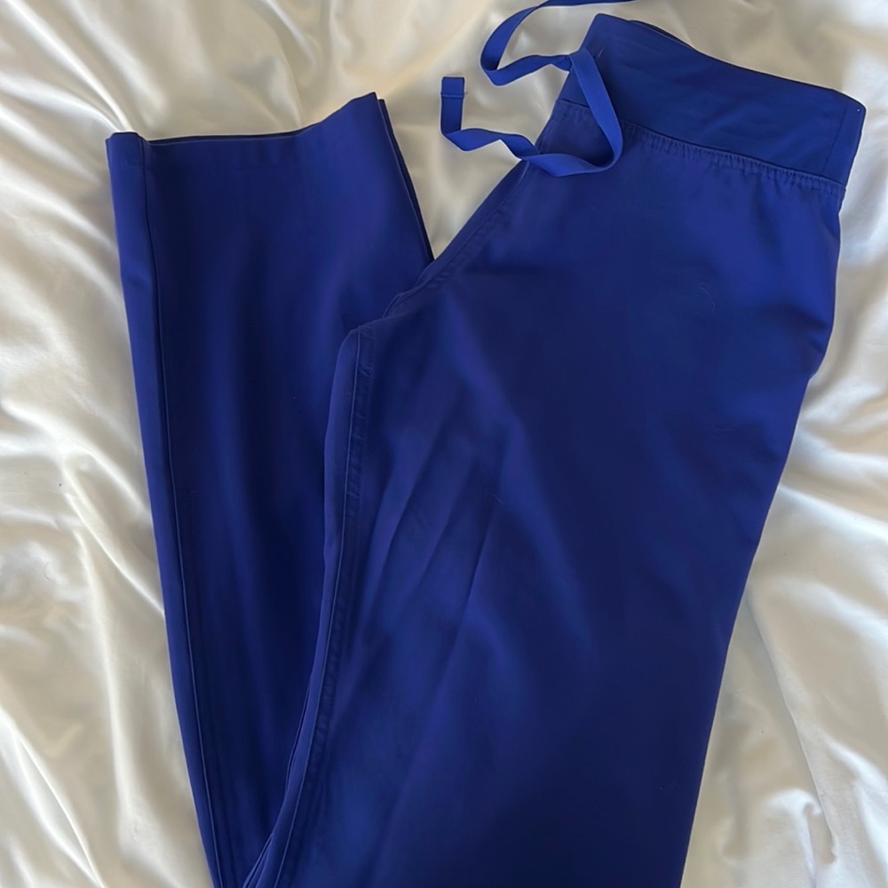 Figs royal blue Livingston style. Like new